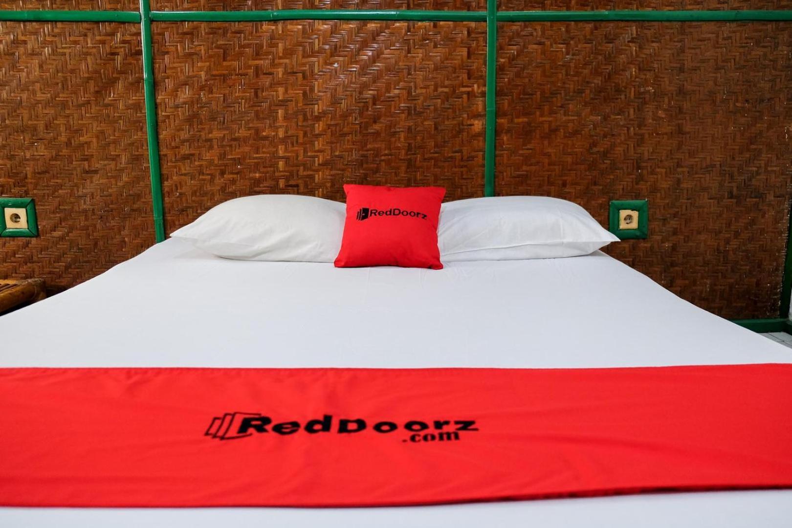 Reddoorz Plus Near Jalan Baru בוגור מראה חיצוני תמונה